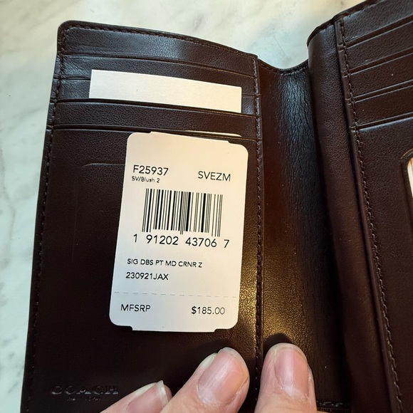 Coach Patent Leather Blush Pink Embossed Wallet NWT - Picture 10 of 10